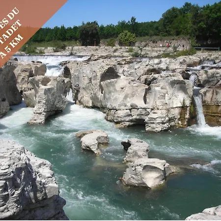 Bed & Breakfast Les Chenes Verts - Piscine - Parc - Parking - Wifi Cornillon