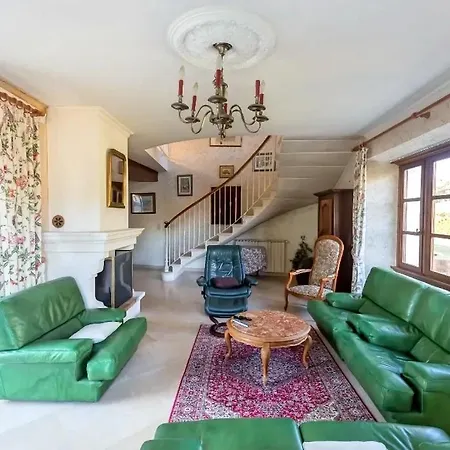Les Chenes Verts - Piscine - Parc - Parking - Wifi Bed and breakfast Cornillon