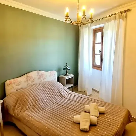 Bed & Breakfast Les Chenes Verts - Piscine - Parc - Parking - Wifi 3*